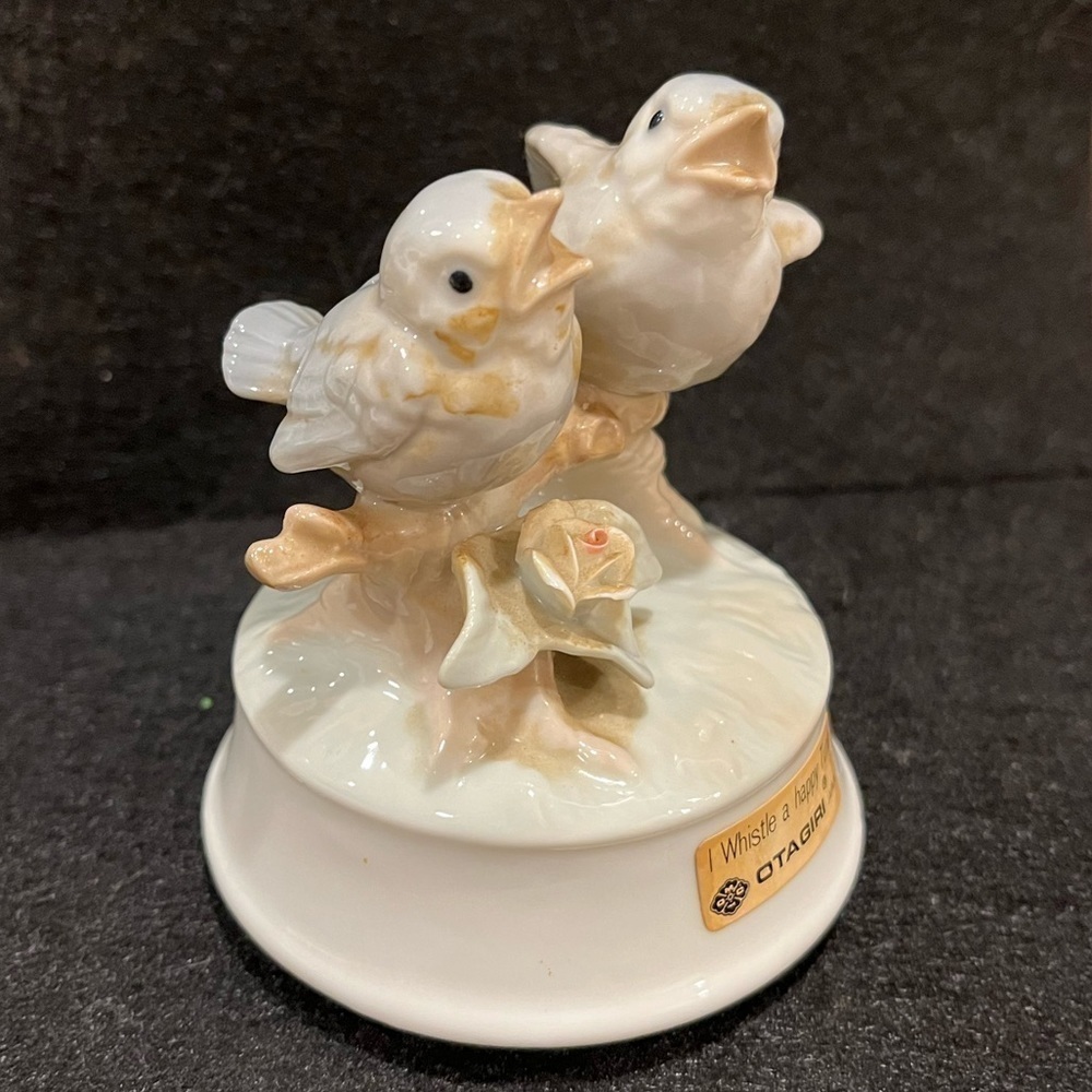 Otagiri Little Blue Birds Music Box ~ I Whistle a Happy Tune Made in Japan - Picture 7 of 16